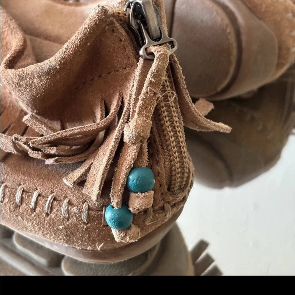 American Eagle Outfitters Fringe Moccasin Ankle Bootie Kids Shoe Size 6